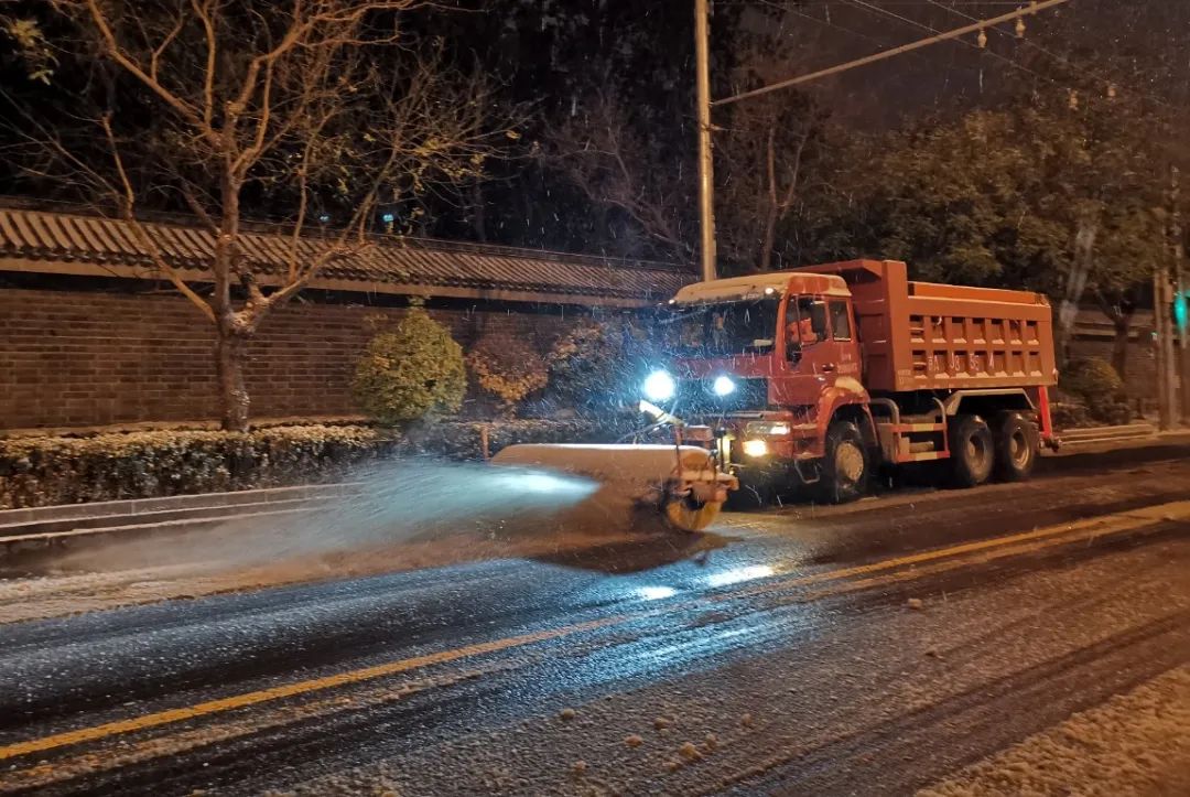 战冰雪护畅通保供暖，东城全力以赴！