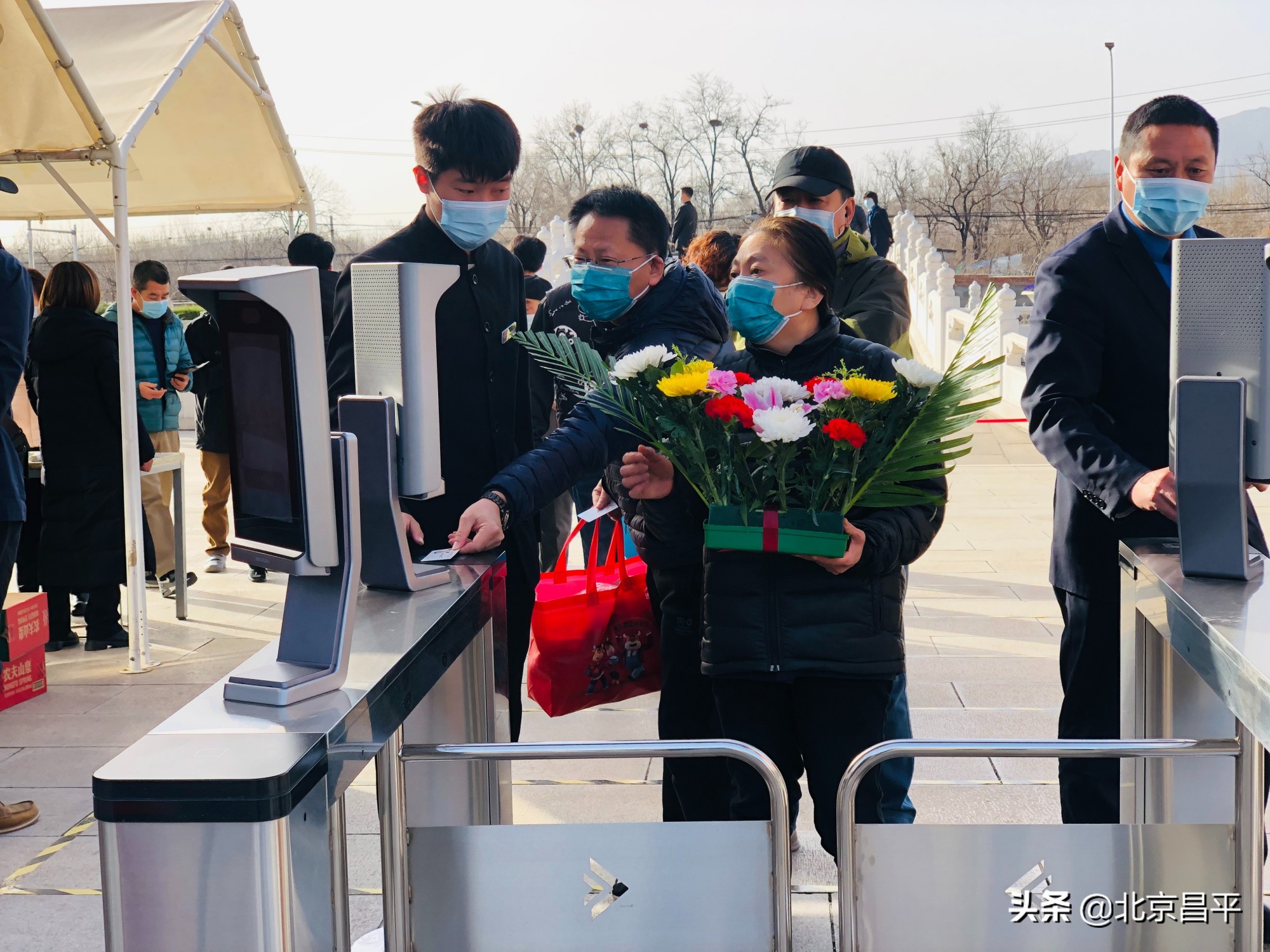 清明节假期，昌平共接待祭扫群众12.85万人，祭扫活动安全有序