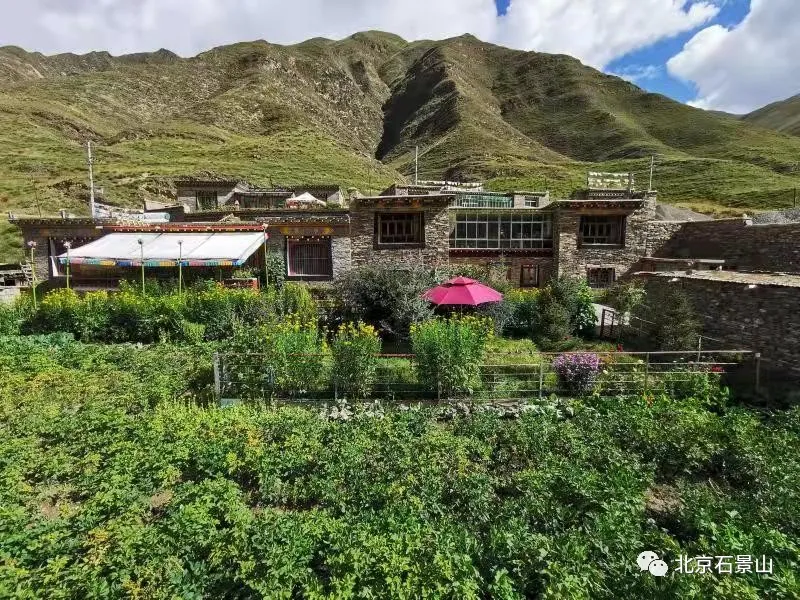 记者走一线看小康 | 发展康巴文化生态特色旅游，“藏地密码”拉布焕发新的生机与活力
