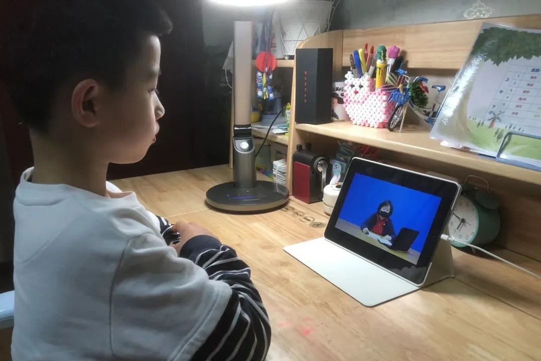 东城区中小学“同上一节疫情防控课”