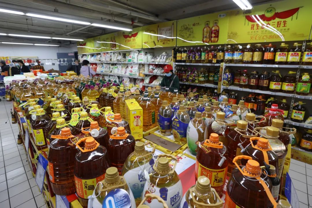 “菜有的是！”记者今晨实地探访东城商超市场——