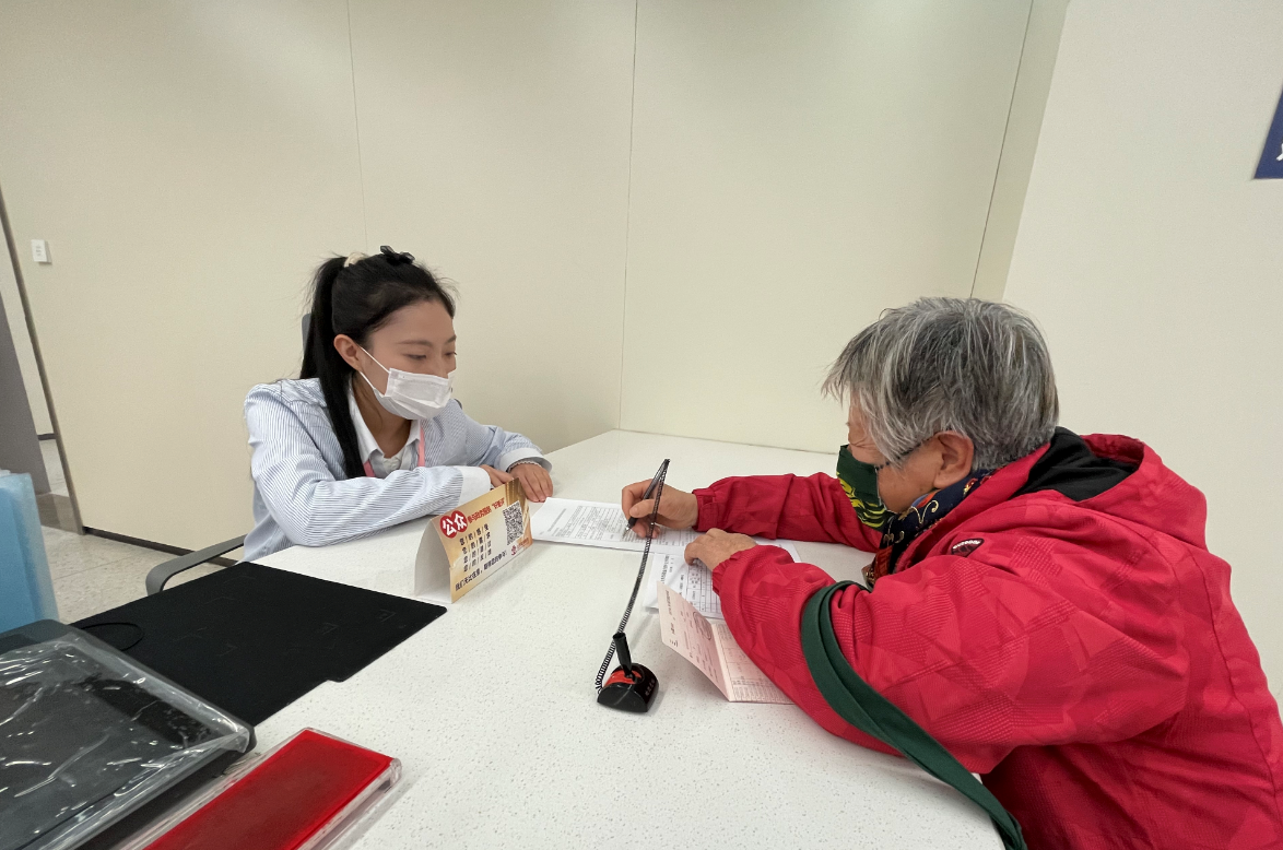 丰台社保中心实现670项业务一号约、一窗办