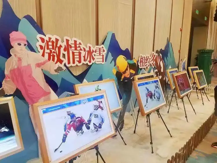 “银发轮滑队” 为2022年北京冬奥会增添一抹别样风采！