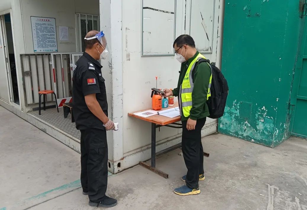 石景山织牢织密施工工地“防疫网”！十一学校、大悦城等重点工程加快建设