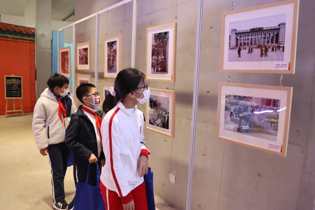 第五届北京纪实影像周“光影·冰雪纪实展”亮相龙潭中湖公园