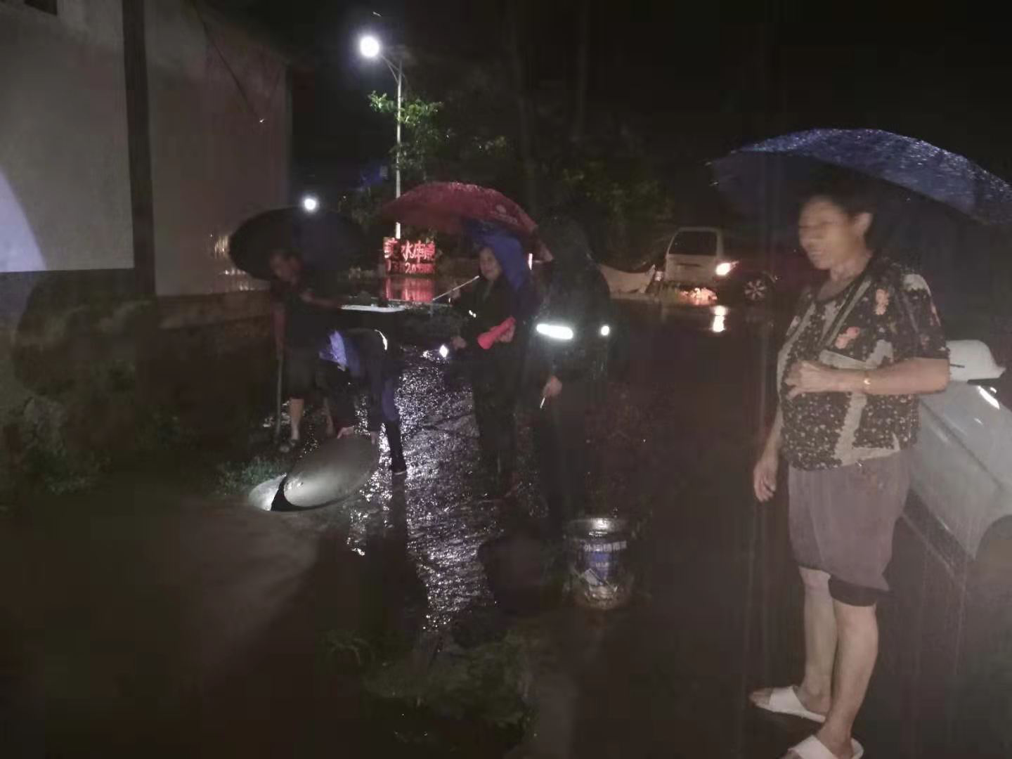 密云区不老屯镇再迎强降雨 干群齐心保平安