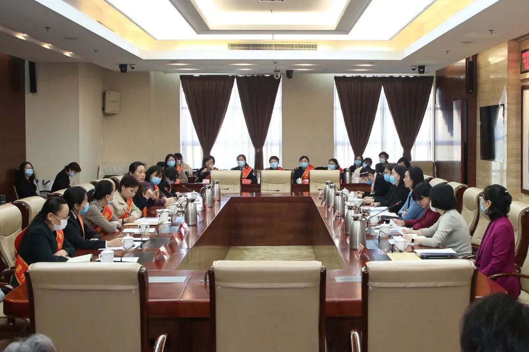 石景山区各界妇女纪念“三八”国际妇女节座谈会召开