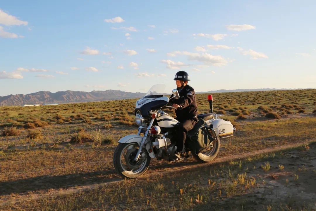 这位片警，“管得最宽”