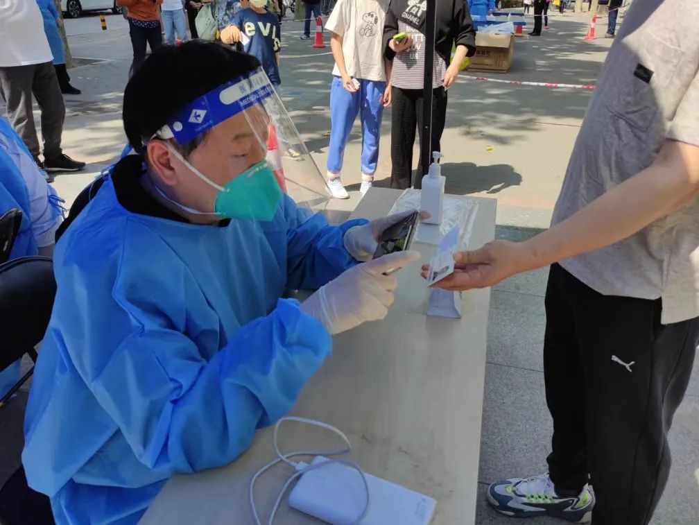 “协”同抗疫，为民尽责，东城区政协委员在一线——