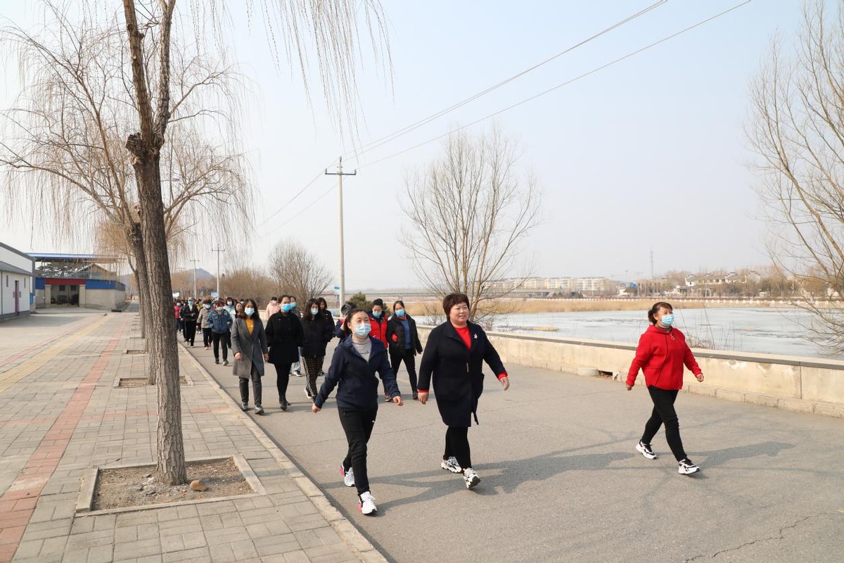 密云区太师屯镇举办“垃圾分类益处多 环境保护靠你我”主题宣传活动