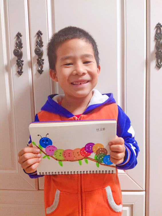 顺义娃将核酸检测贴纸巧变“艺术品”，致敬战“疫”一线工作者