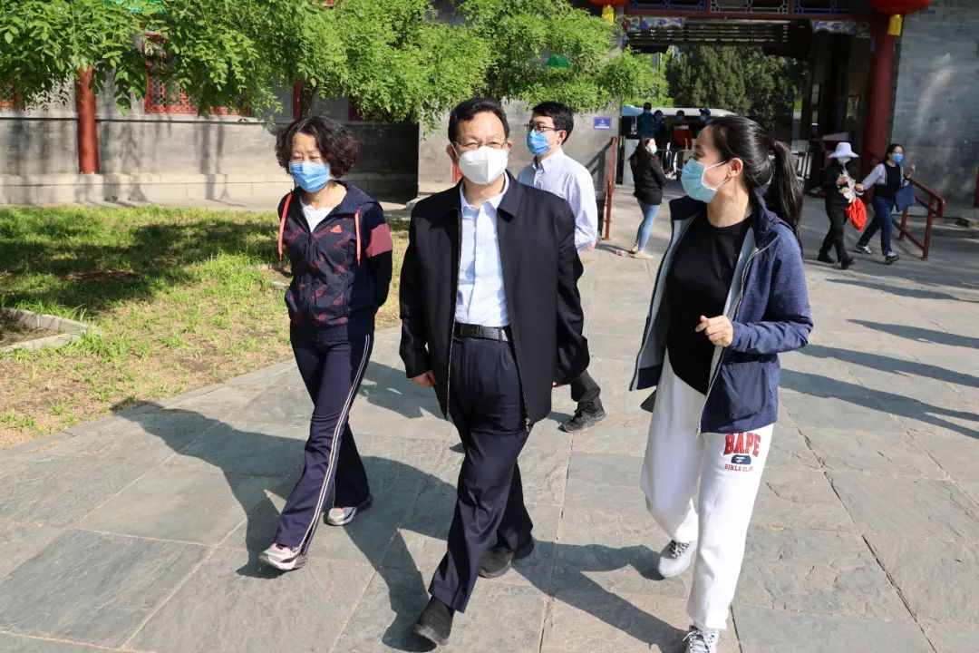 孙新军连续检查调度疫情防控工作，亲切慰问战疫一线青年干部