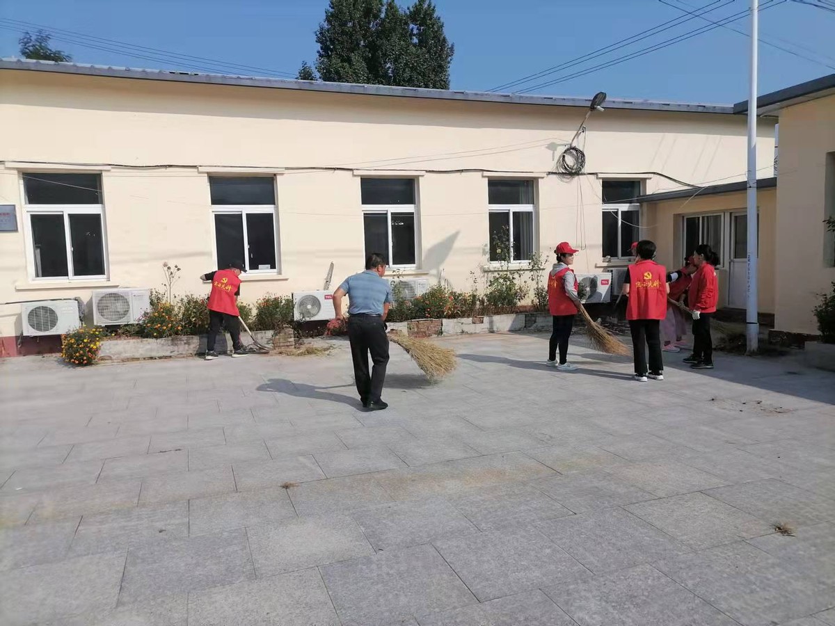 密云区太师屯镇：村村组织护环境 人人参与搞卫生