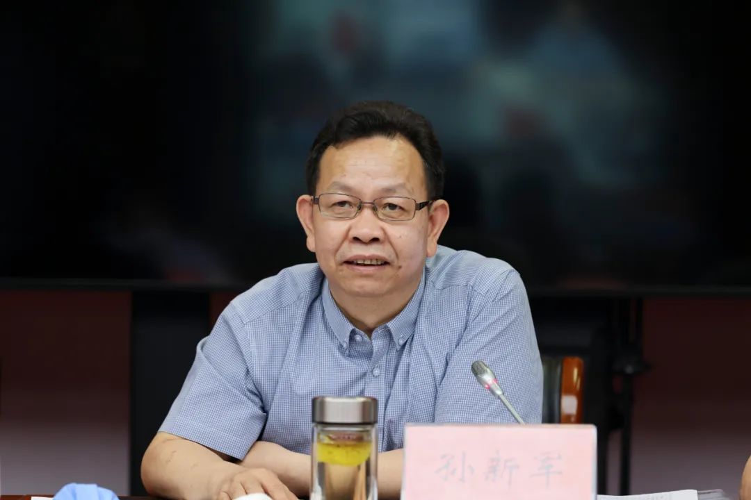 孙新军慰问全区各集中隔离医学观察点驻点团队和在岗干部