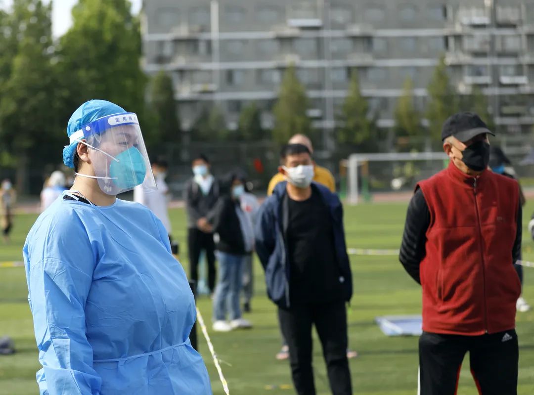 抗“疫”一线，她度过了自己40岁的生日