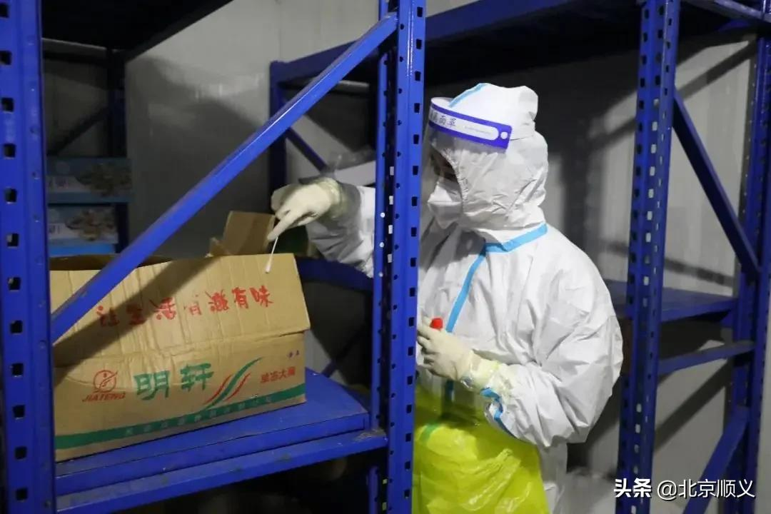 顺鑫石门市场强化疫情防控措施，营造安心购物环境