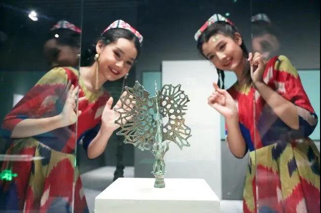 北京文化润疆 润情更润心