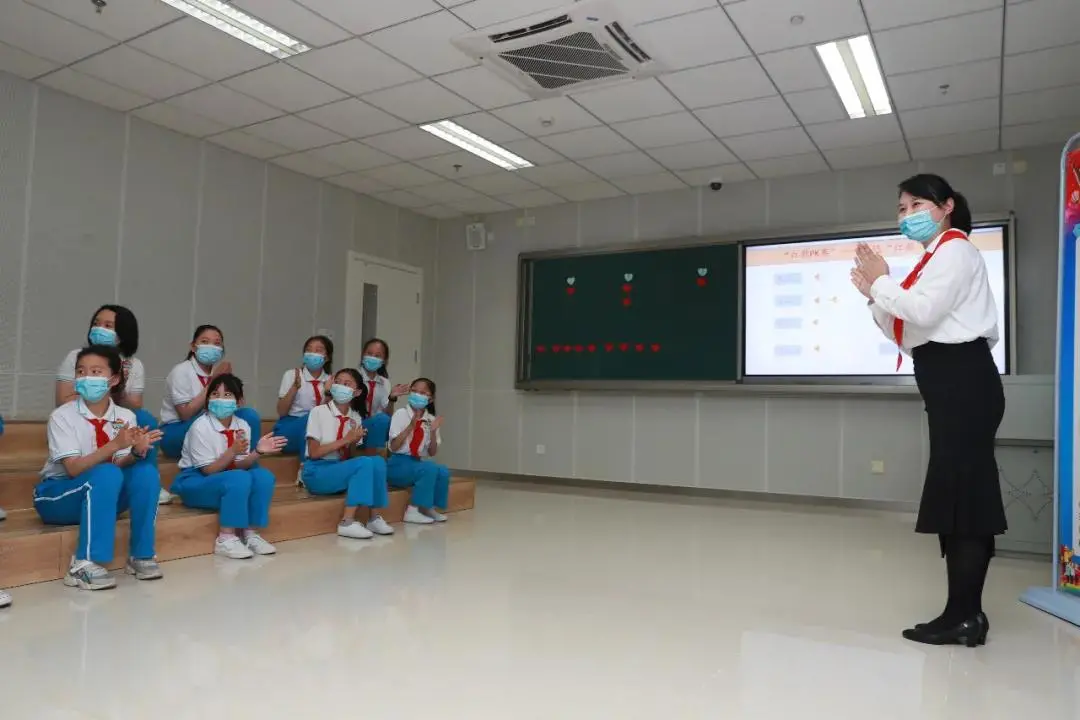 童心向党庆“六一”，朝气蓬勃向未来