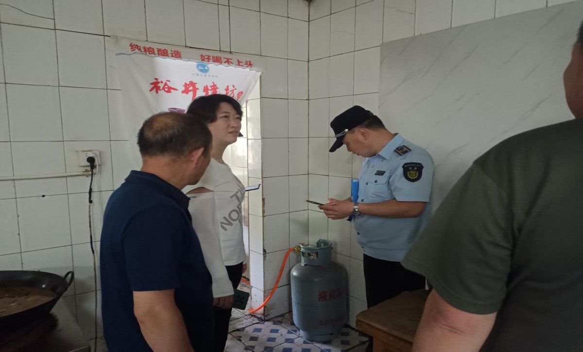 密云区新城子镇：假期不松懈，检查保安全