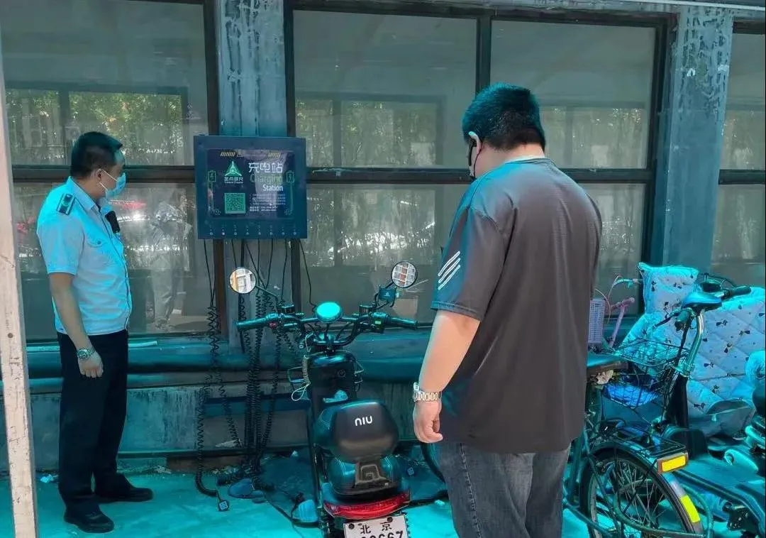 新建车棚、充电桩，东城区多管齐下“安”放电动自行车