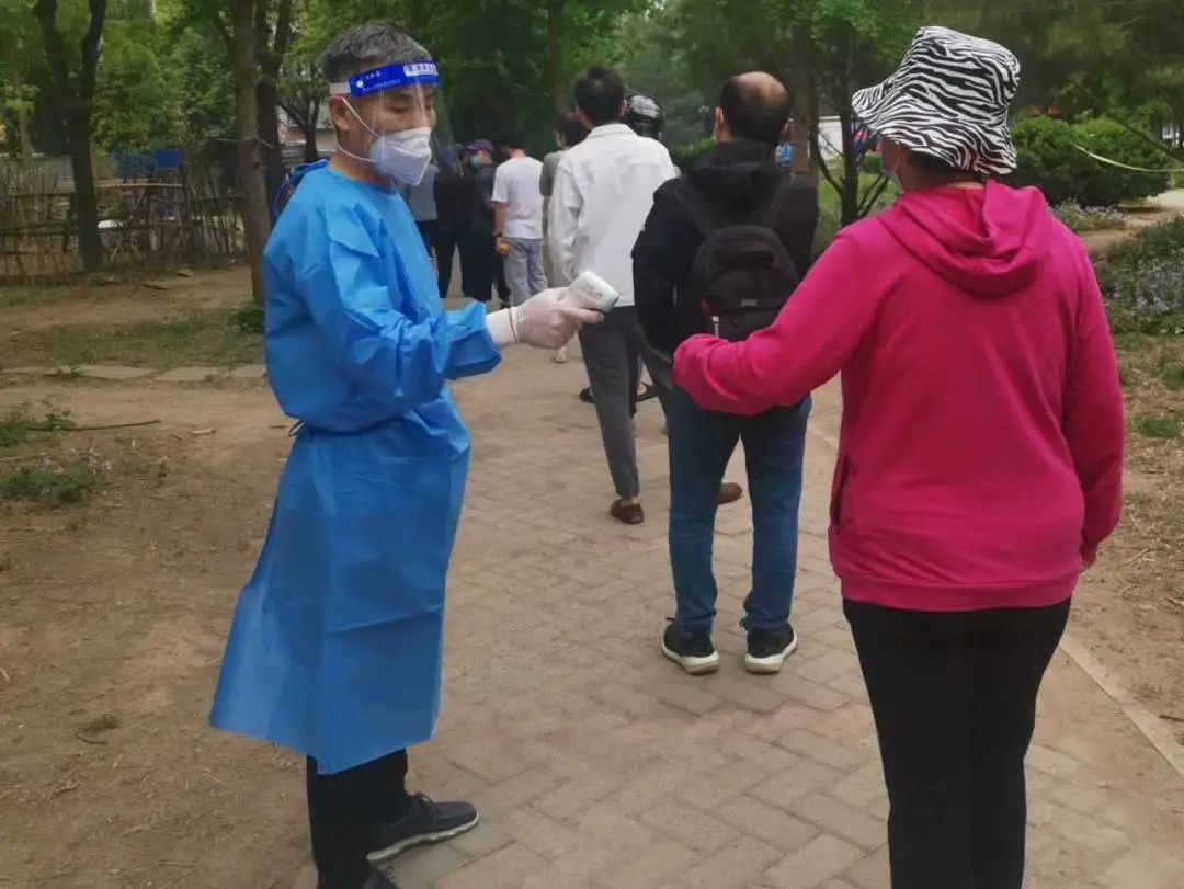 并肩携手勇担当，战疫有我检察蓝