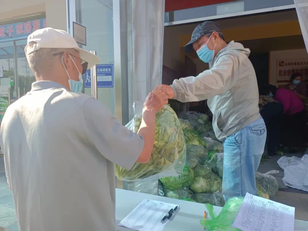 一车家“蔬”抵万金！3500多颗居民自种生菜免费送到社区