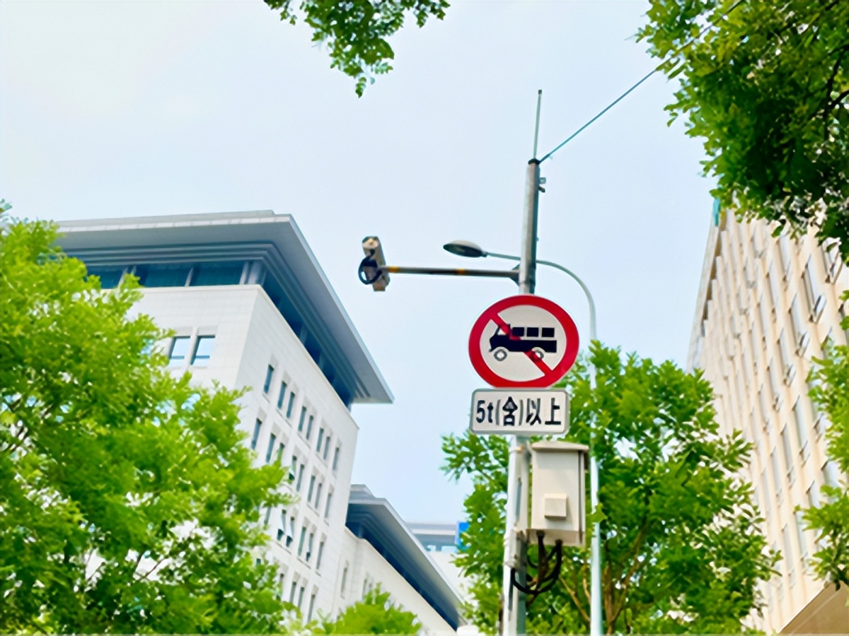 贴心为民办实事！为石景山交警点赞！