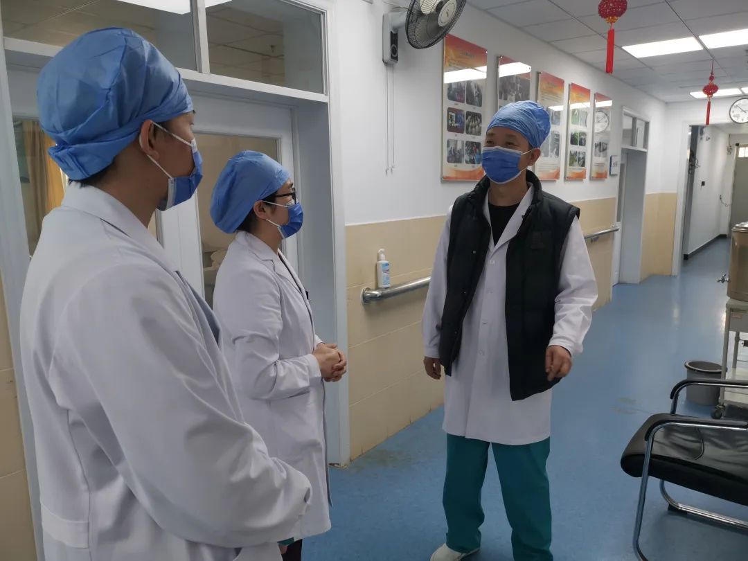 疫情防控“前沿”他是护理队伍的“领头雁”