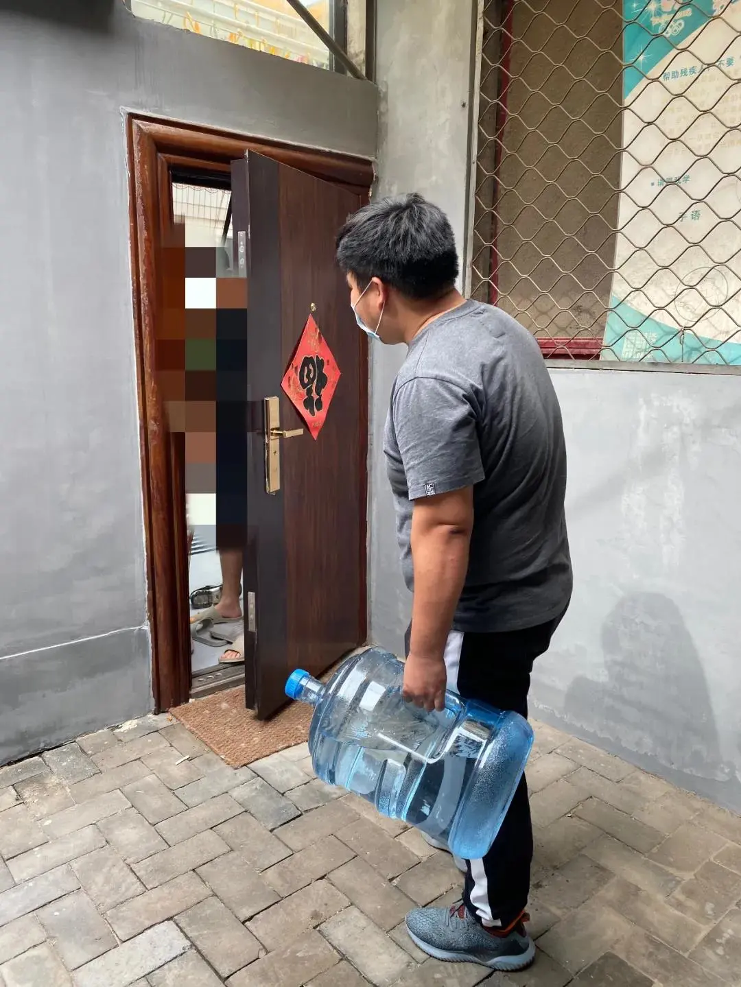 东城：用爱和温度编织社区疫情防控网