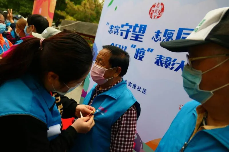 大扫除、垃圾分类、清楼道……东城忠实里社区多元共治助战“疫”