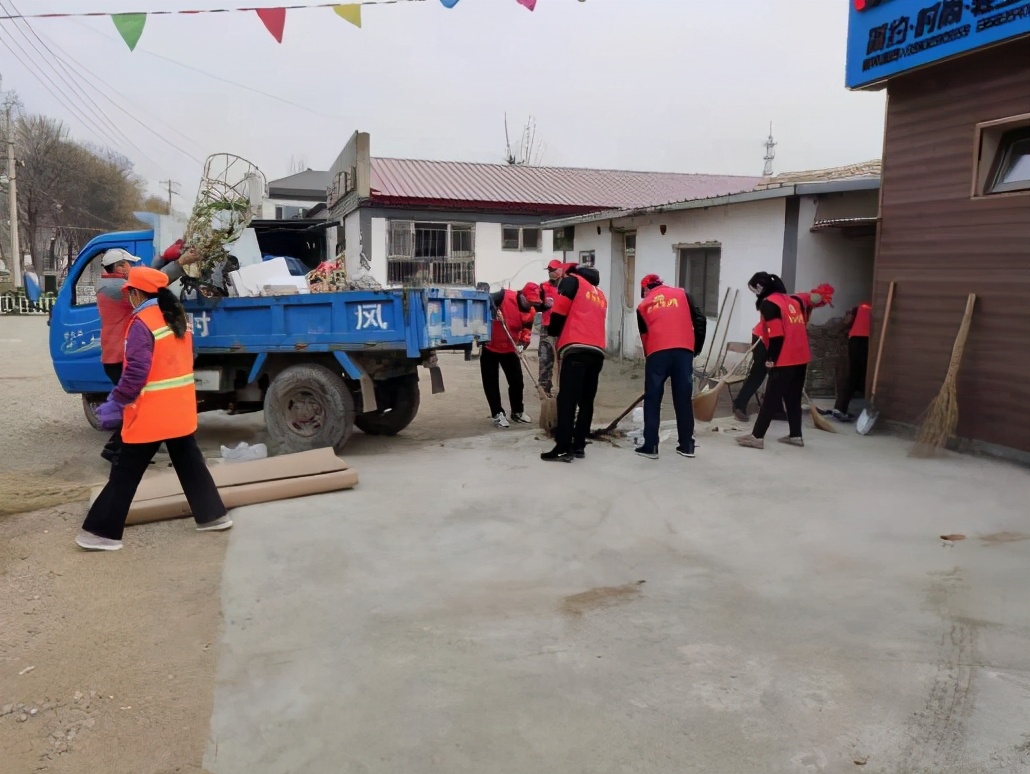 穆家峪镇开展周末大扫除 共享卫生新环境