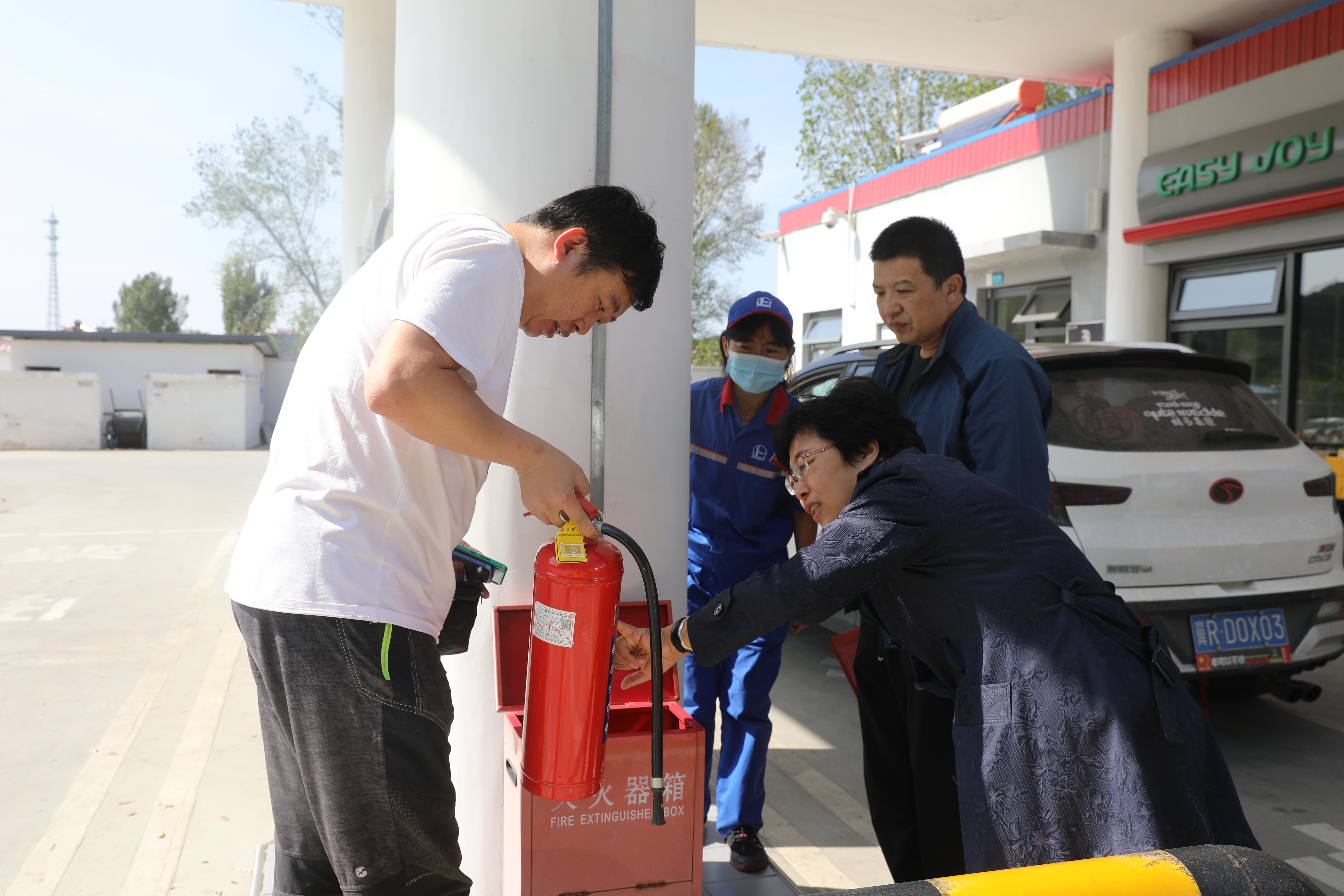 安全无小事 平安过“双节” 密云区大城子镇开展安全专项检查