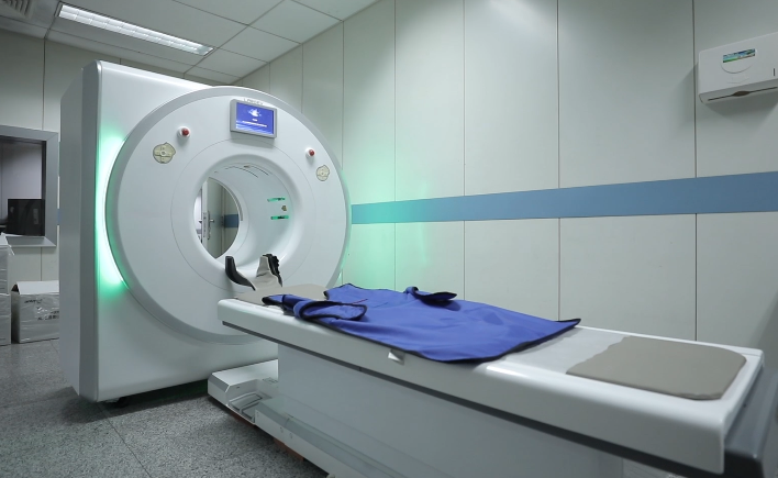 抗击埃博拉病毒，研发世界首台微米CT，他的经历你想象不到...