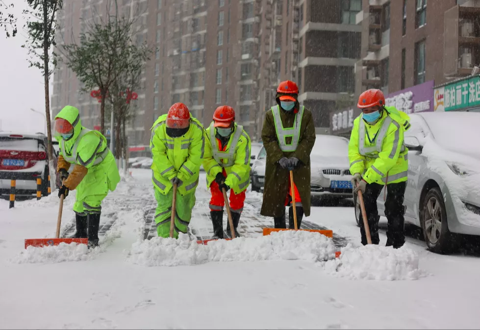 一碗热汤面 雪中丰台更“暖”，感谢敬业的环卫人