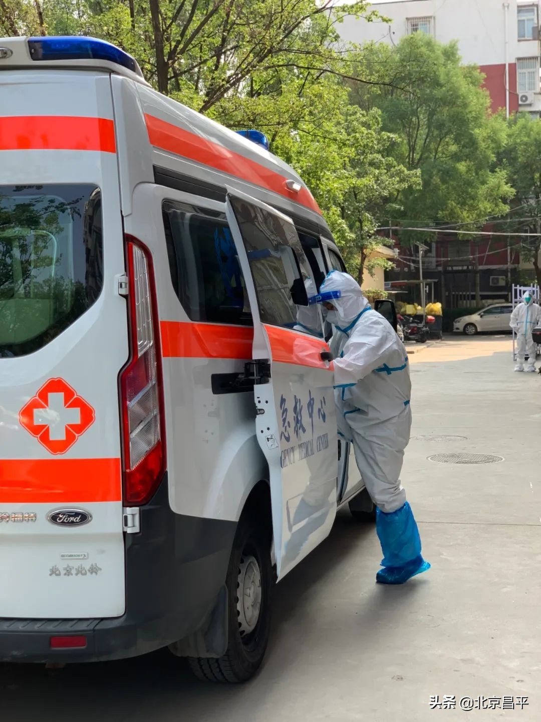 在管控区，他们设身处地想居民所想，全力以赴为居民所需