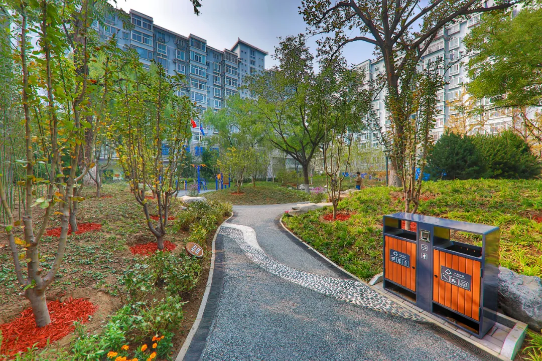 又添一处街心公园，曾经的闲置空地大！变！样！