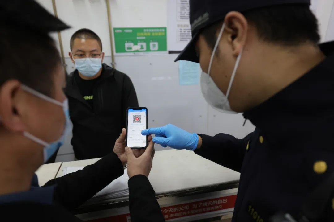 “开门了我们就踏实了！”东城这四家商超全面消杀后重新开业！