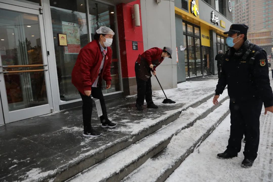 战冰雪护畅通保供暖，东城全力以赴！