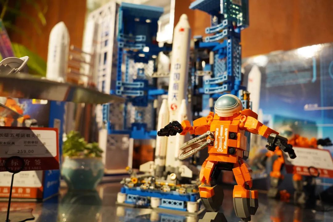 石景山首钢园的“隐藏菜单”！艺术馆里的图书馆你get到了吗？