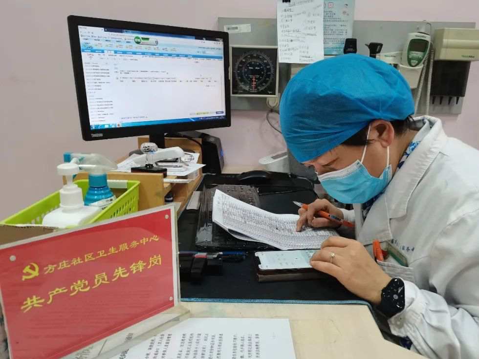 “家医”团队护航老年人新冠疫苗接种