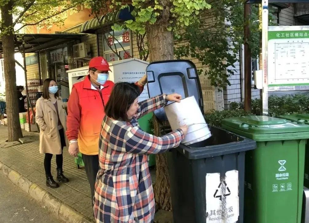 居民主动加入！东城新增“盯桶”力量2312人