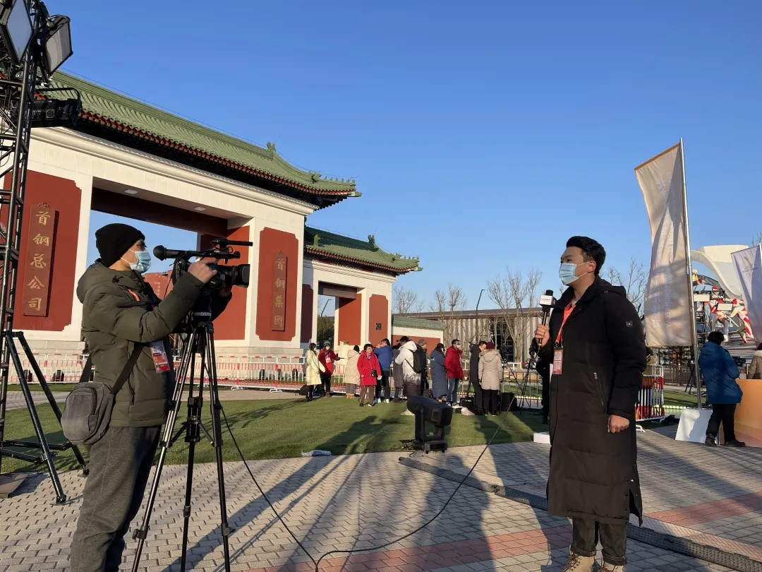 看~石景山之光！火炬传递他们全程保驾护航......