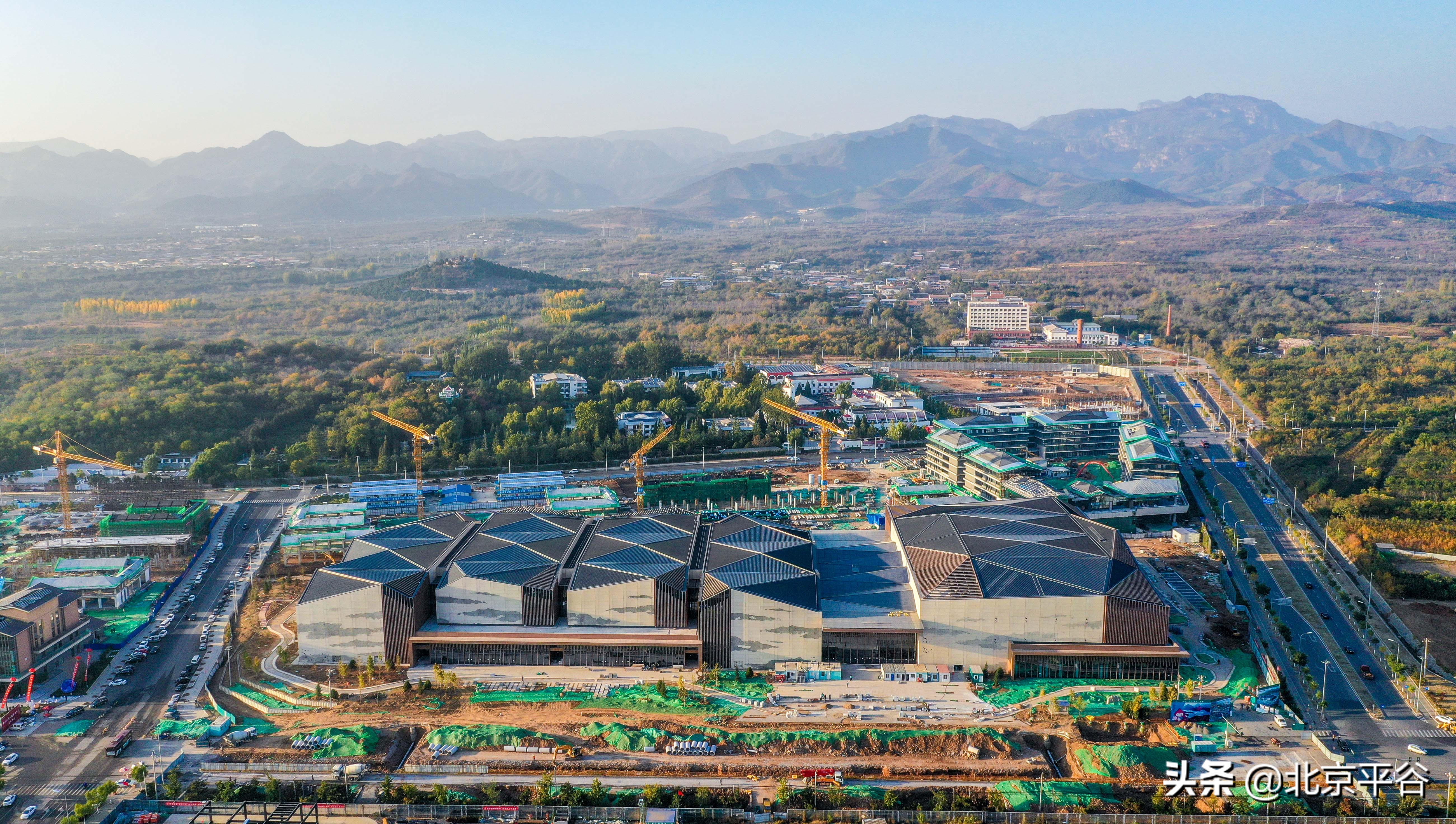 平谷金海湖镇：疫情防控复工复产两手抓 促进经济建设和社会发展