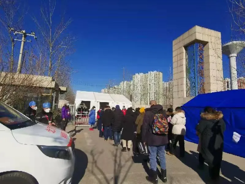 看~石景山之光！火炬传递他们全程保驾护航......