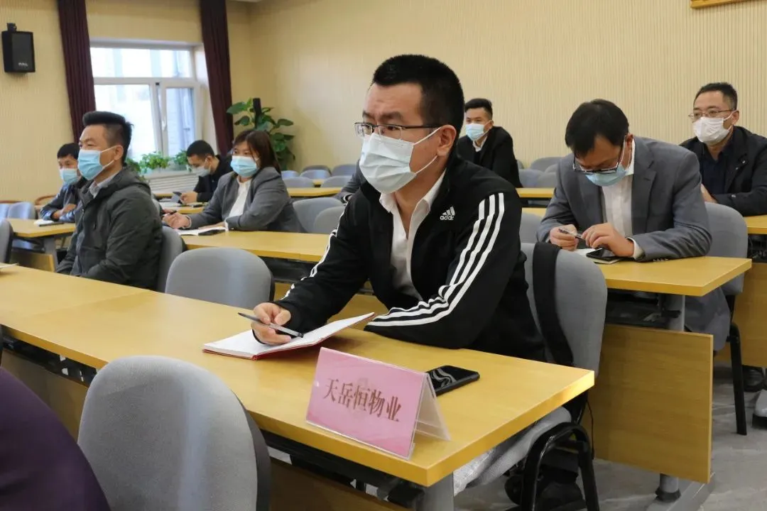 云岗街道快速响应、持续行动，织牢织密防控网