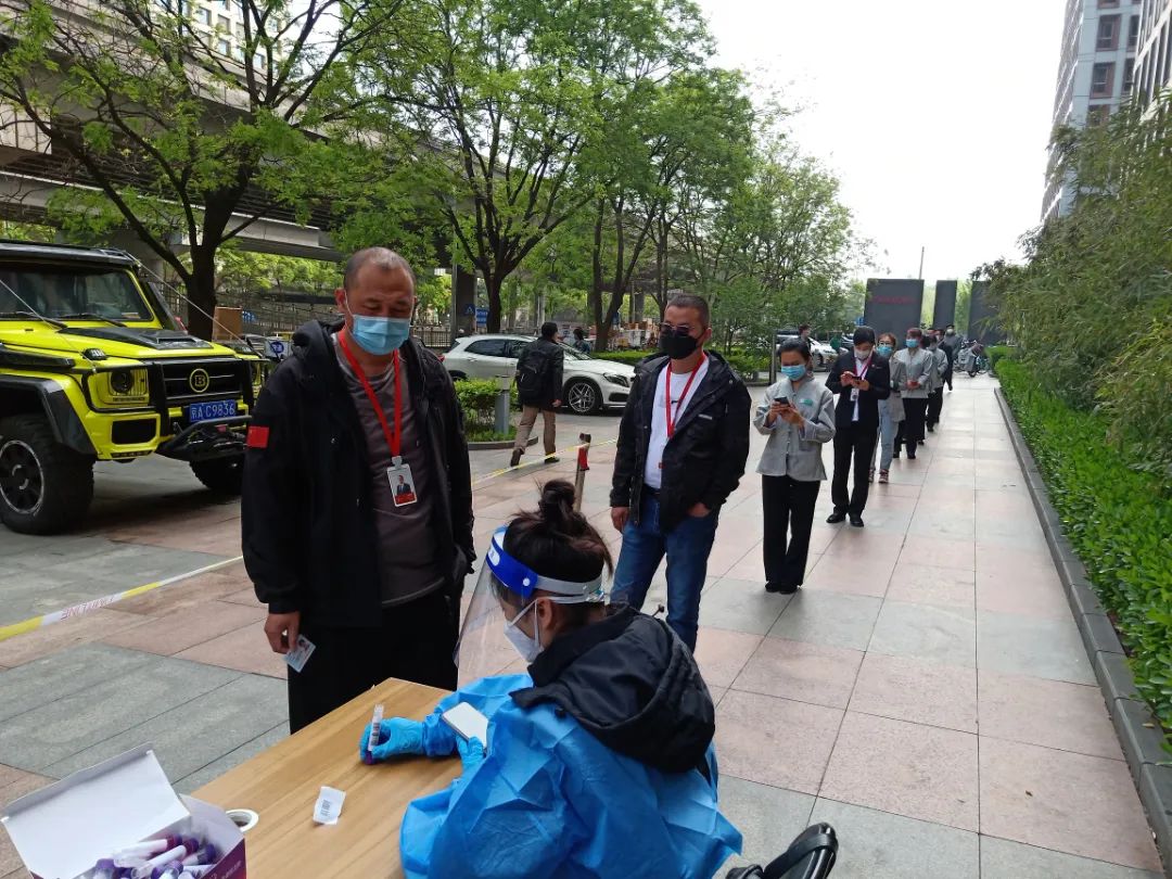应检尽检，不漏一人！他们是核酸检测现场的“总调度”