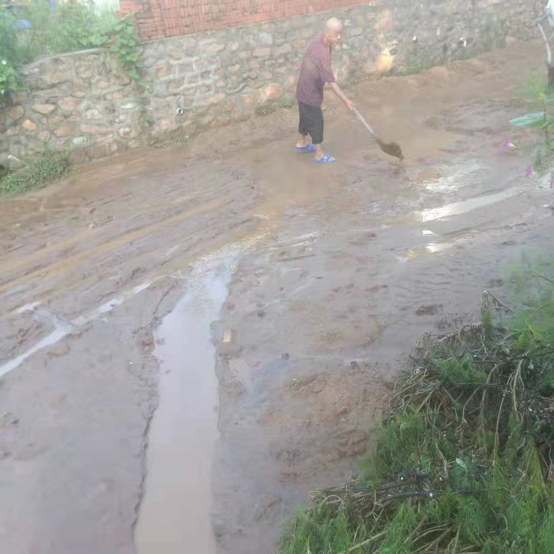 密云区不老屯镇再迎强降雨 干群齐心保平安