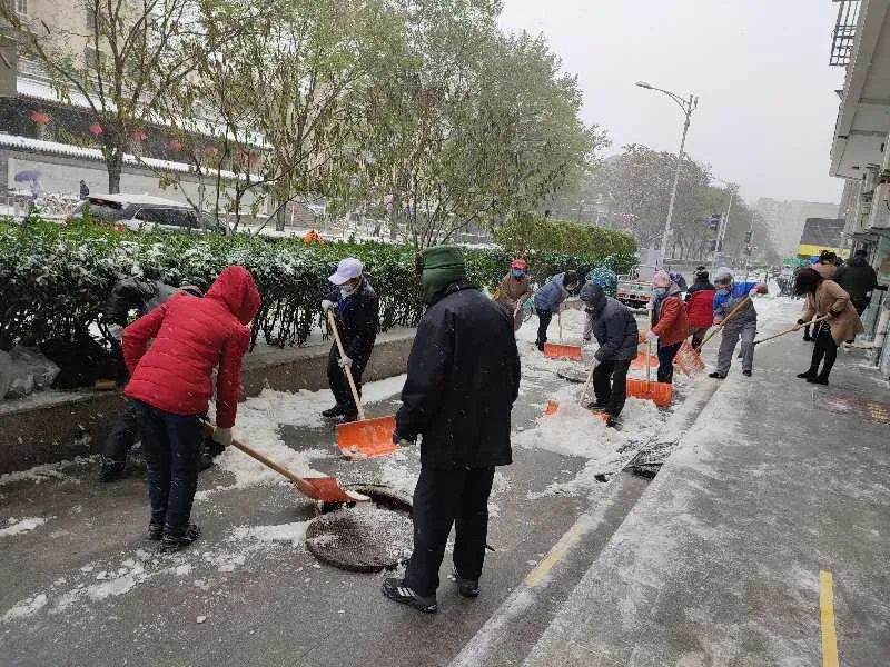 战冰雪护畅通保供暖，东城全力以赴！