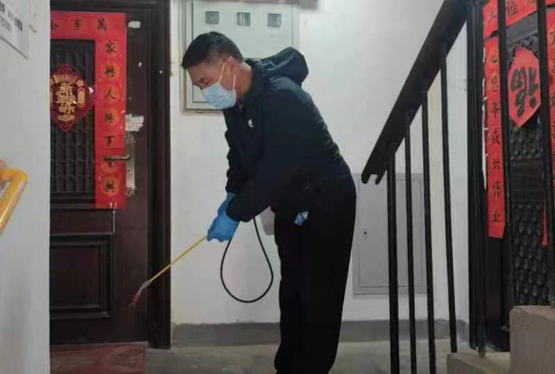 鲁谷街道五芳园社区身边榜样·疫情之下“凡人小事” ——楼门里的灵魂人物郭建增