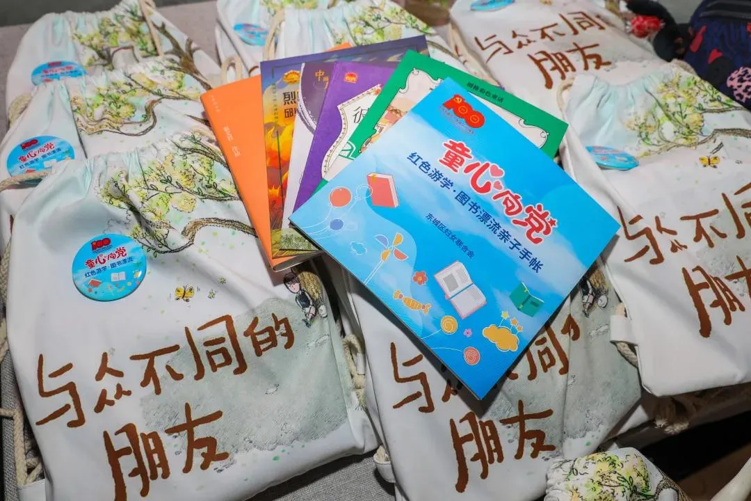 家门口的儿童图书馆来啦！